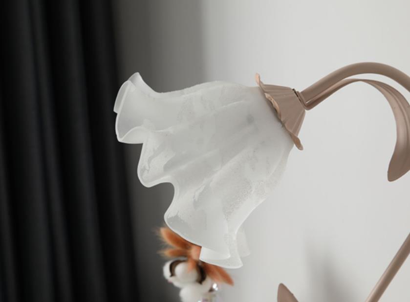Flower Design Table Lamp
