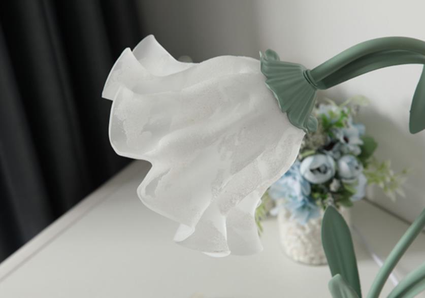 Flower Design Table Lamp