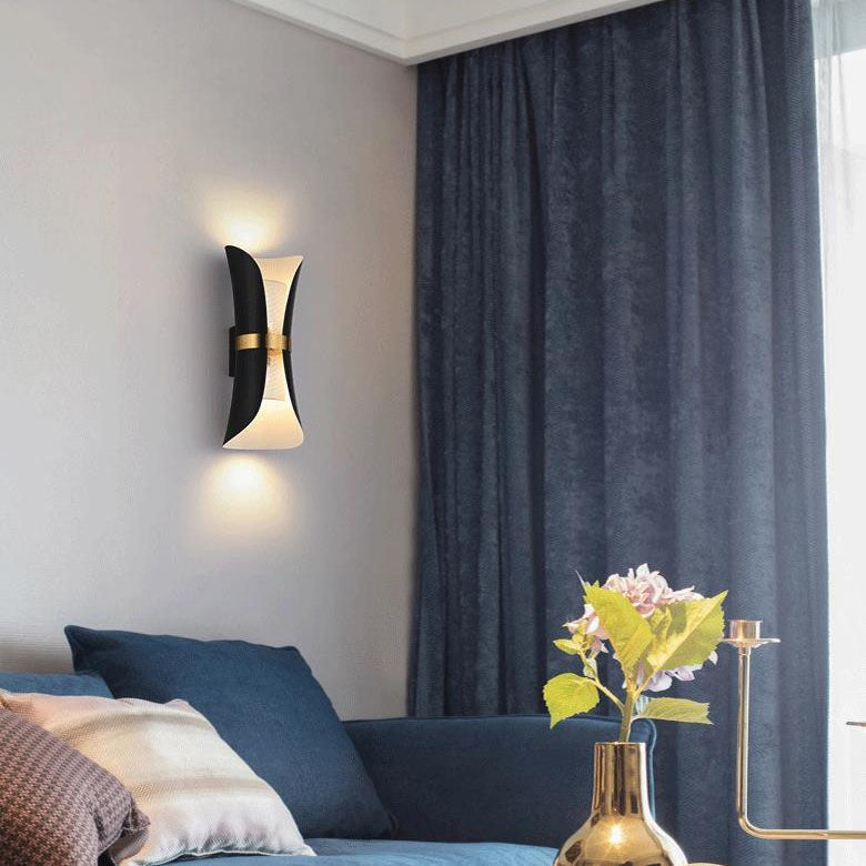 Column Hardware 2-Light Wall Lamp