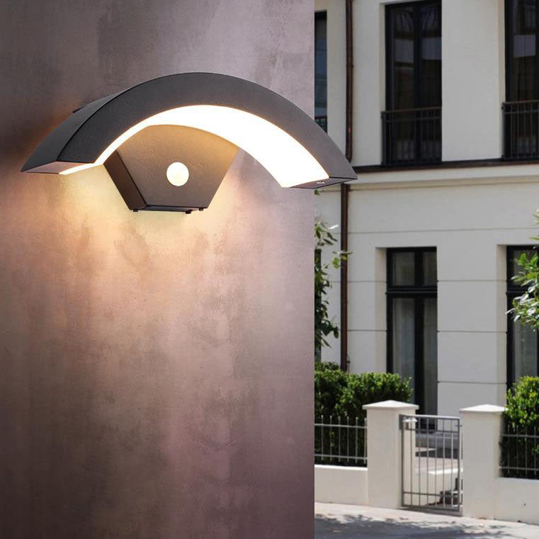 Aluminum Acrylic Curved Outdoor Light