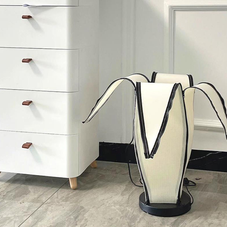 Hardware Fabric Banana Bedroom Table Lamp