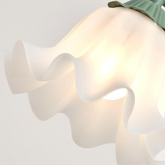 Wrought Iron Acrylic Flower Table Lamp