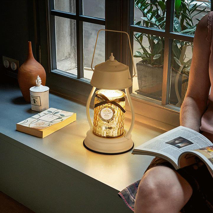 Electroplated Iron Round Frame Table Lamp