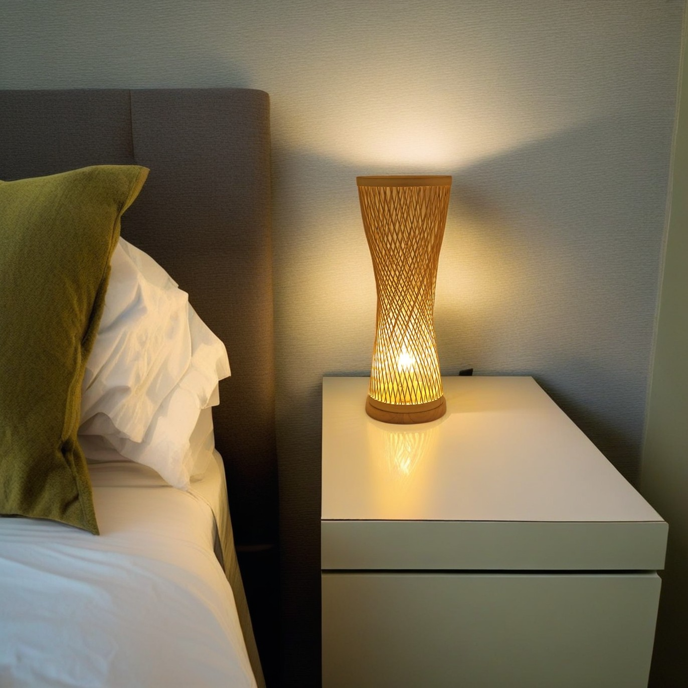 Bamboo Weaving Cylinder Wood Table Lamp