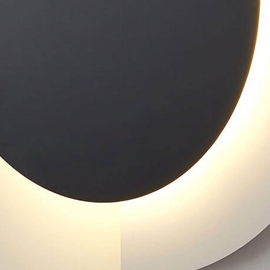 Postmodern Solid Color Wrought Wall Lamp