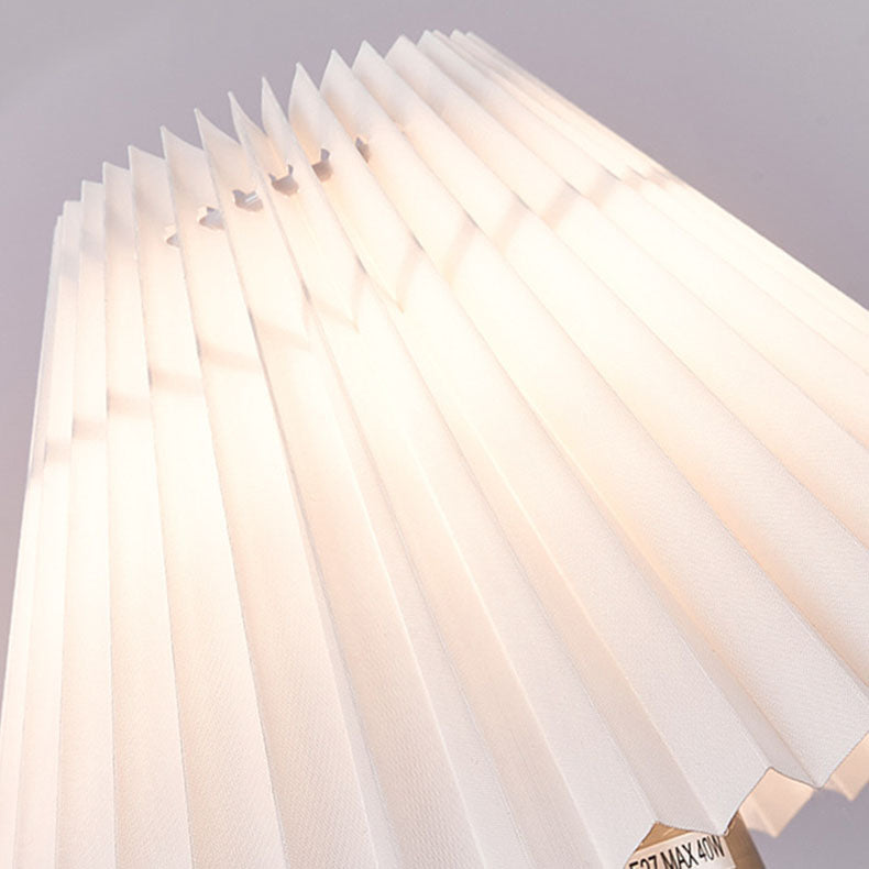 Pleated Disc Iron Fabric Wall Lamp