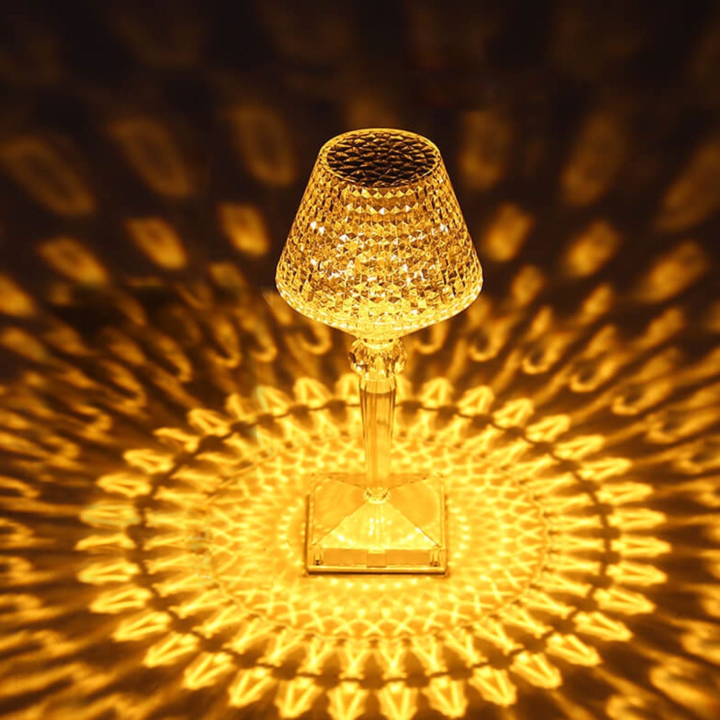 Acrylic Diamond Wine Glass Table Lamp