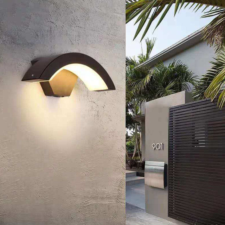 Aluminum Acrylic Curved Outdoor Light