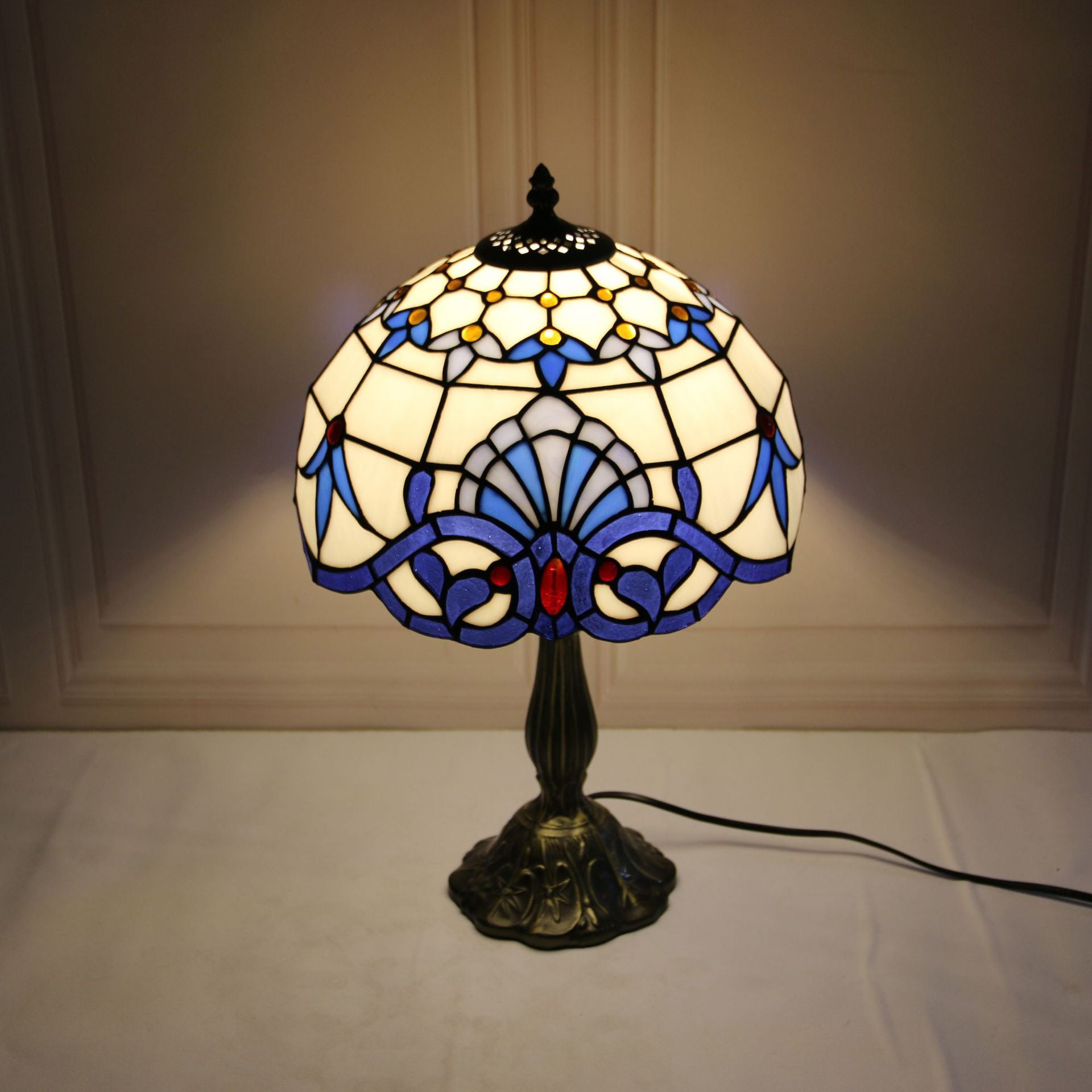 Stained Glass Dome Lotus Table Lamp
