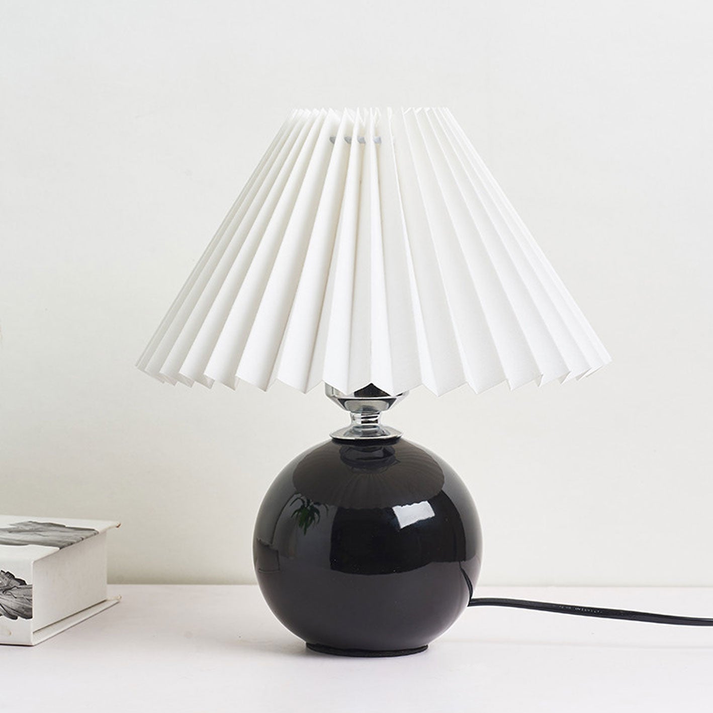 Ceramic Pleated Table Lamp