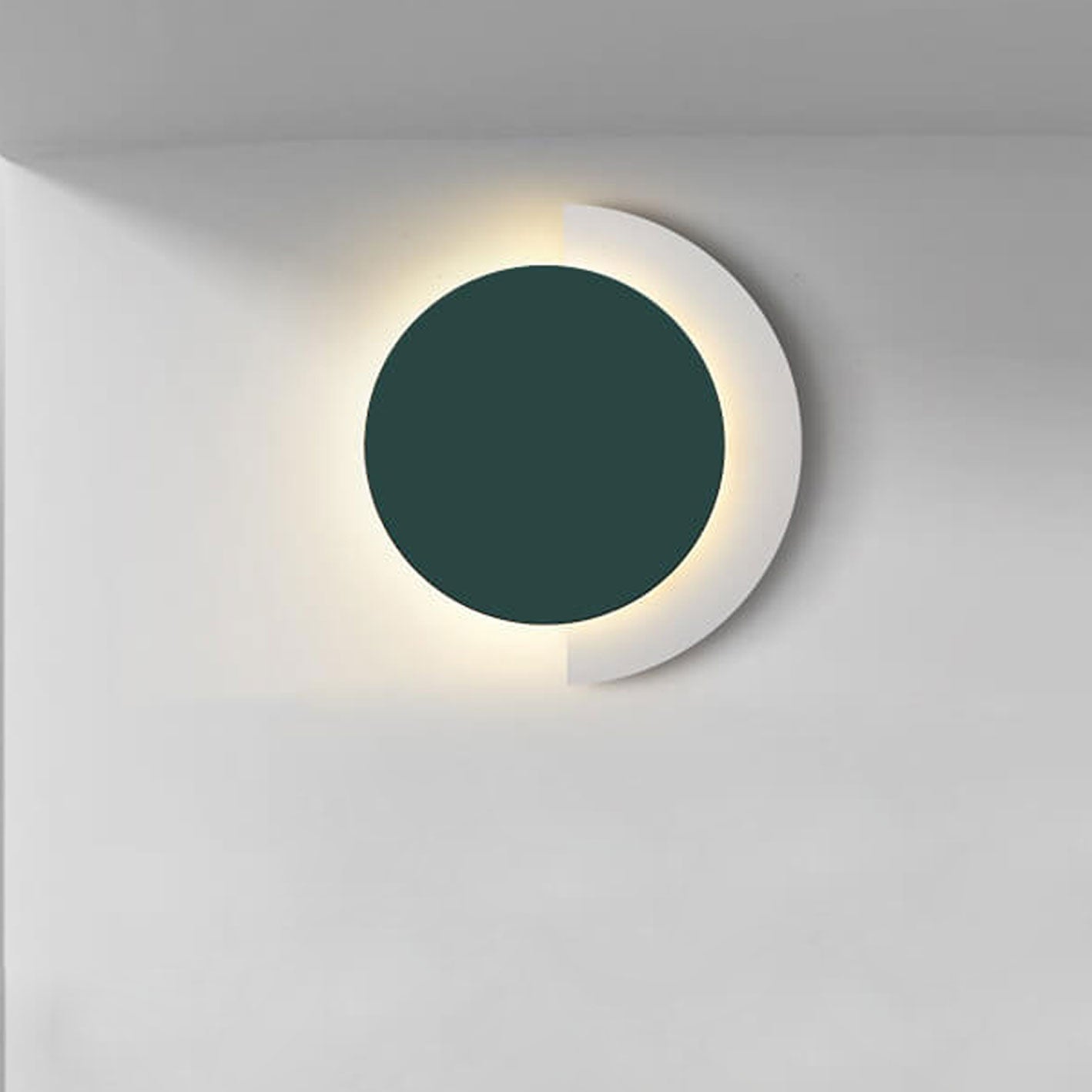 Postmodern Solid Color Wrought Wall Lamp