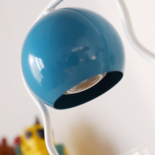 Wavy Iron Round Melting Table Lamp