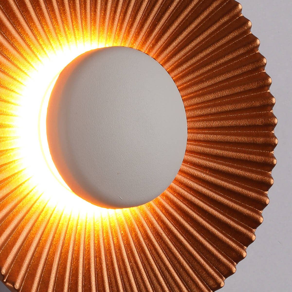 Round Shell Textures Aluminum Wall Lamp