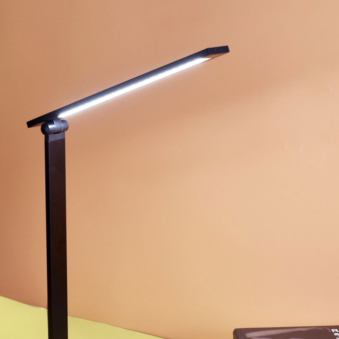 Aluminum Folding Eye Care Table Lamp