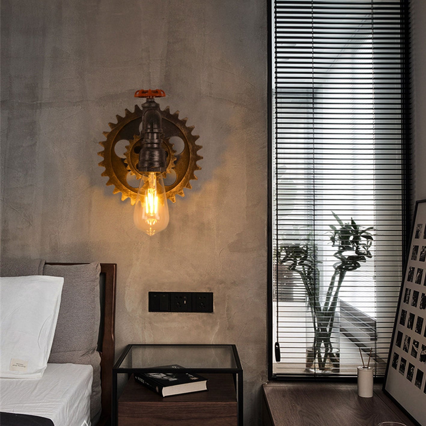 Gear-shaped Wrought Iron Wall Lamp