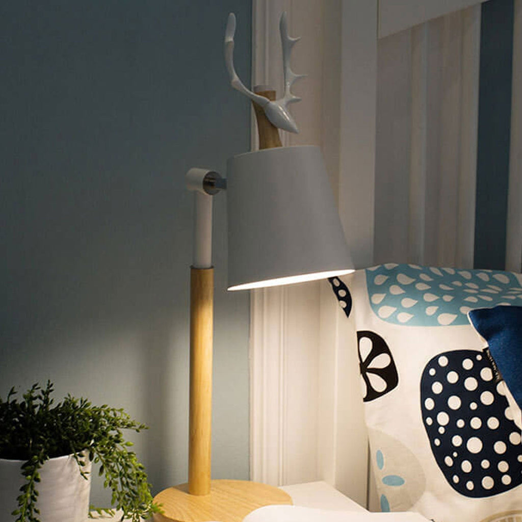 Moose Design Iron Wood Table Lamp
