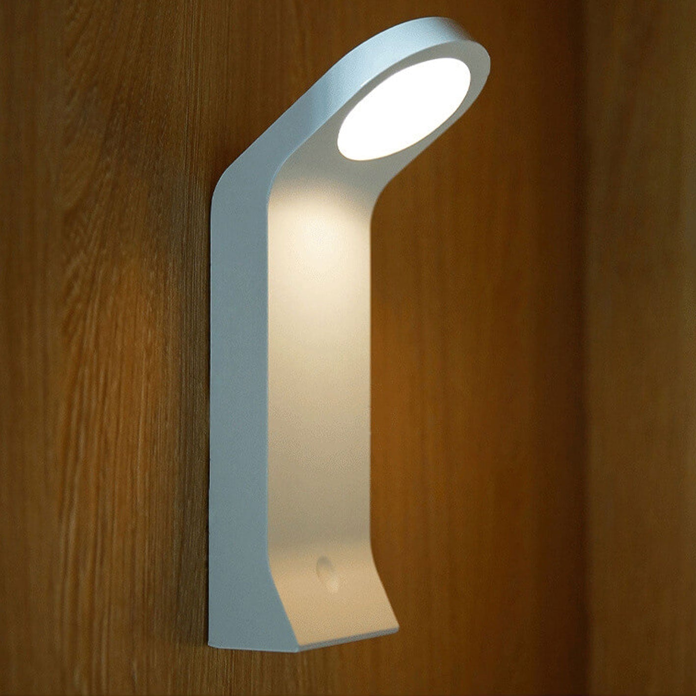 Curved Shape Induction Charging Table Lamp