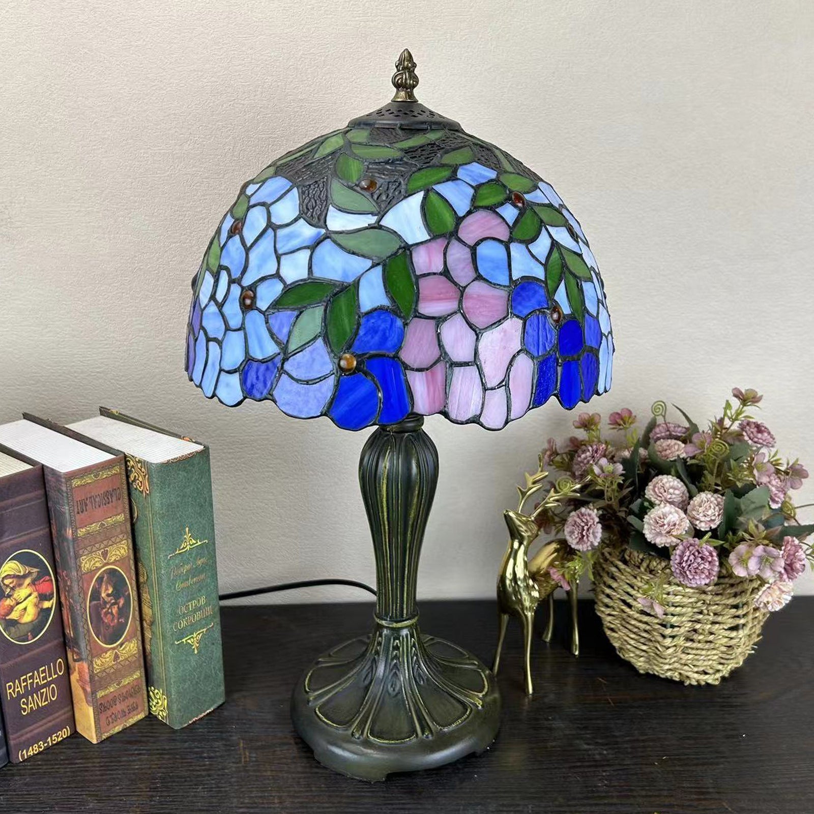Round Dome Flower Alloy Table Lamp
