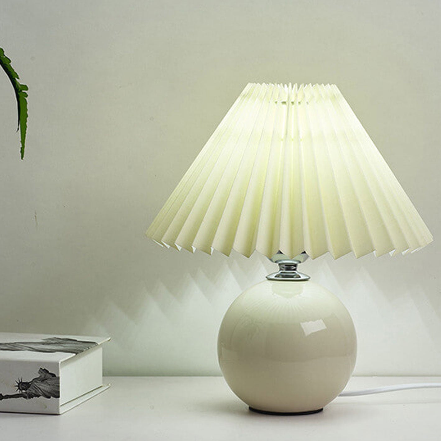 Ceramic Pleated Table Lamp