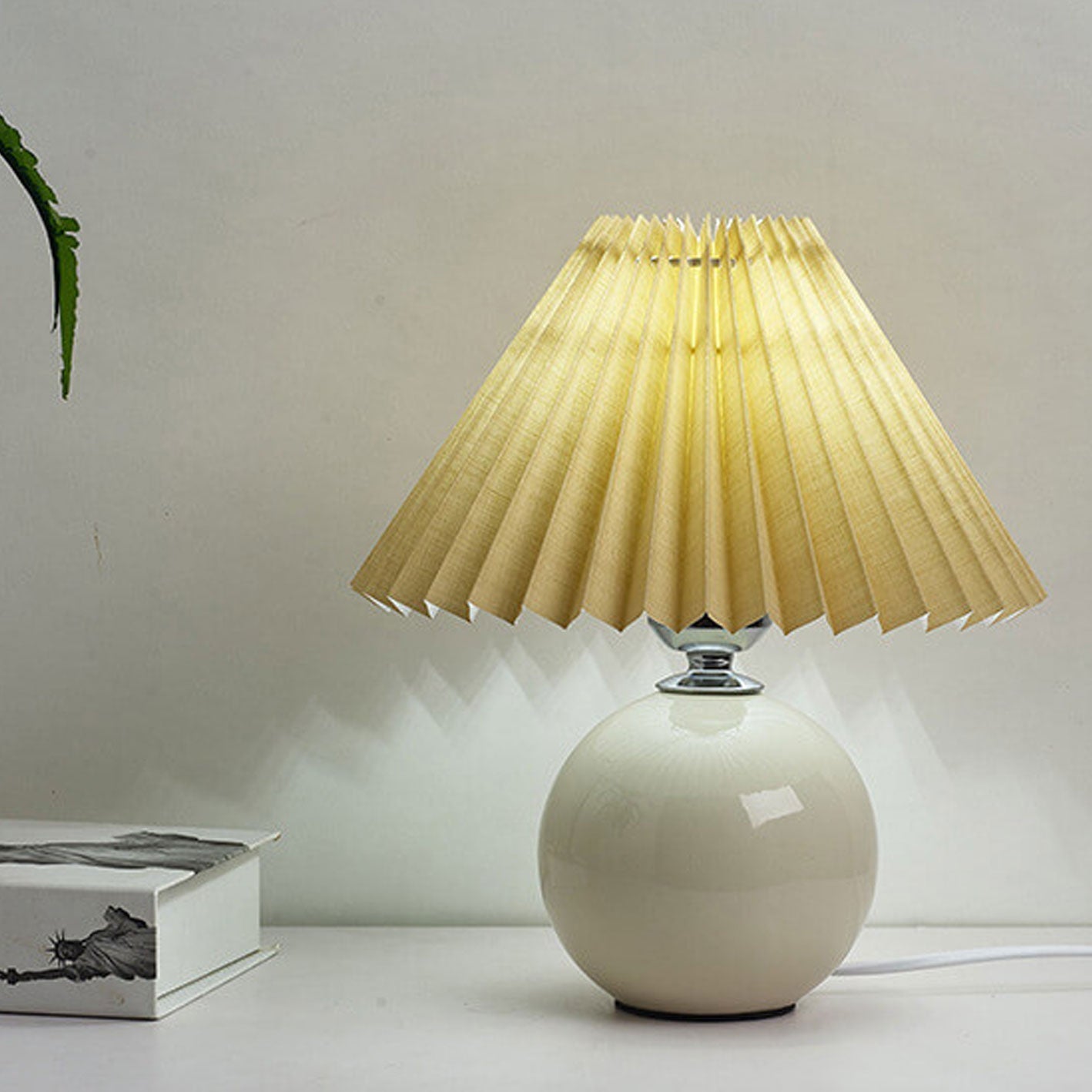 Ceramic Pleated Table Lamp