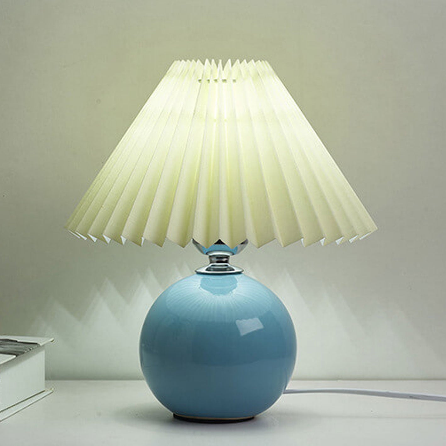 Ceramic Pleated Table Lamp