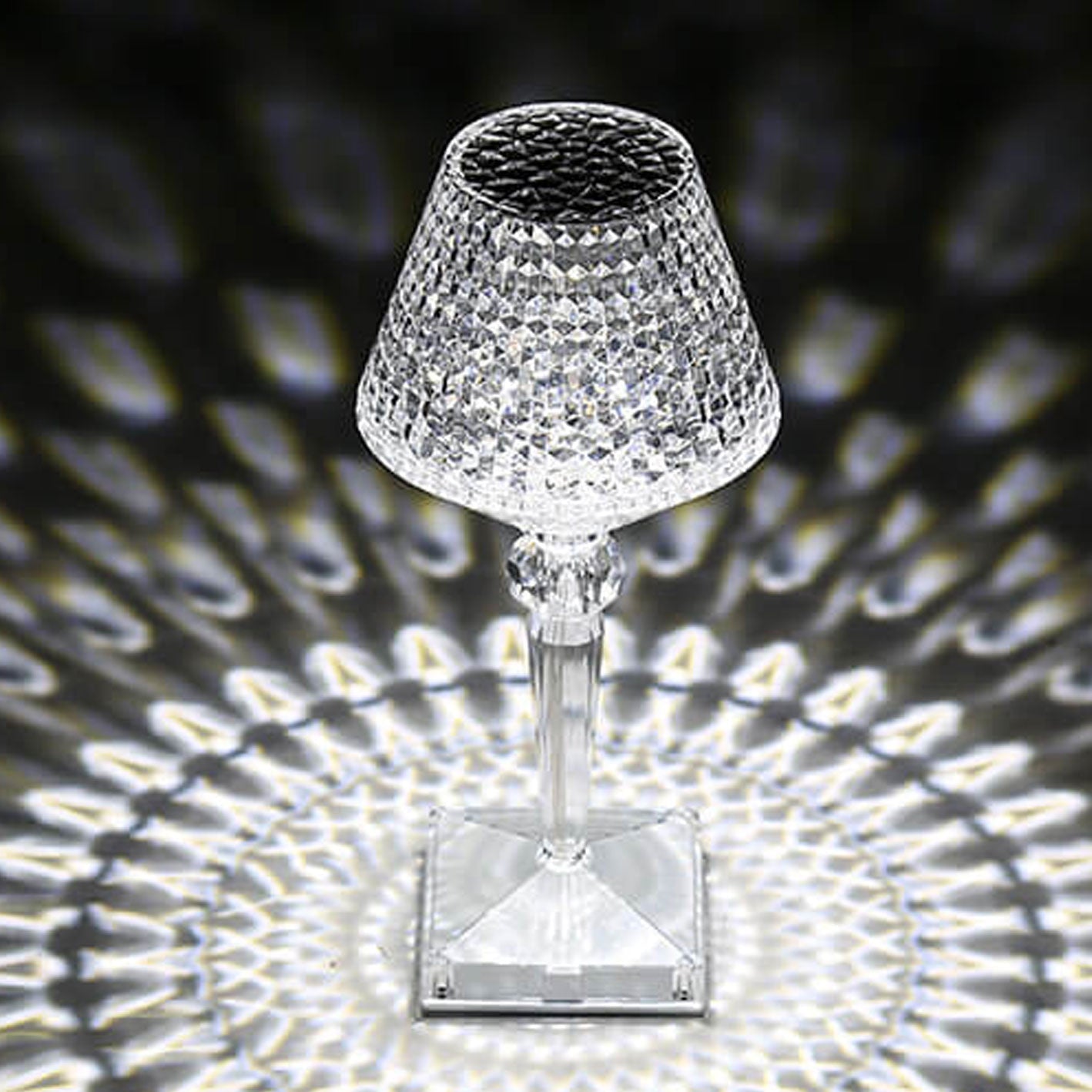 Acrylic Diamond Wine Glass Table Lamp
