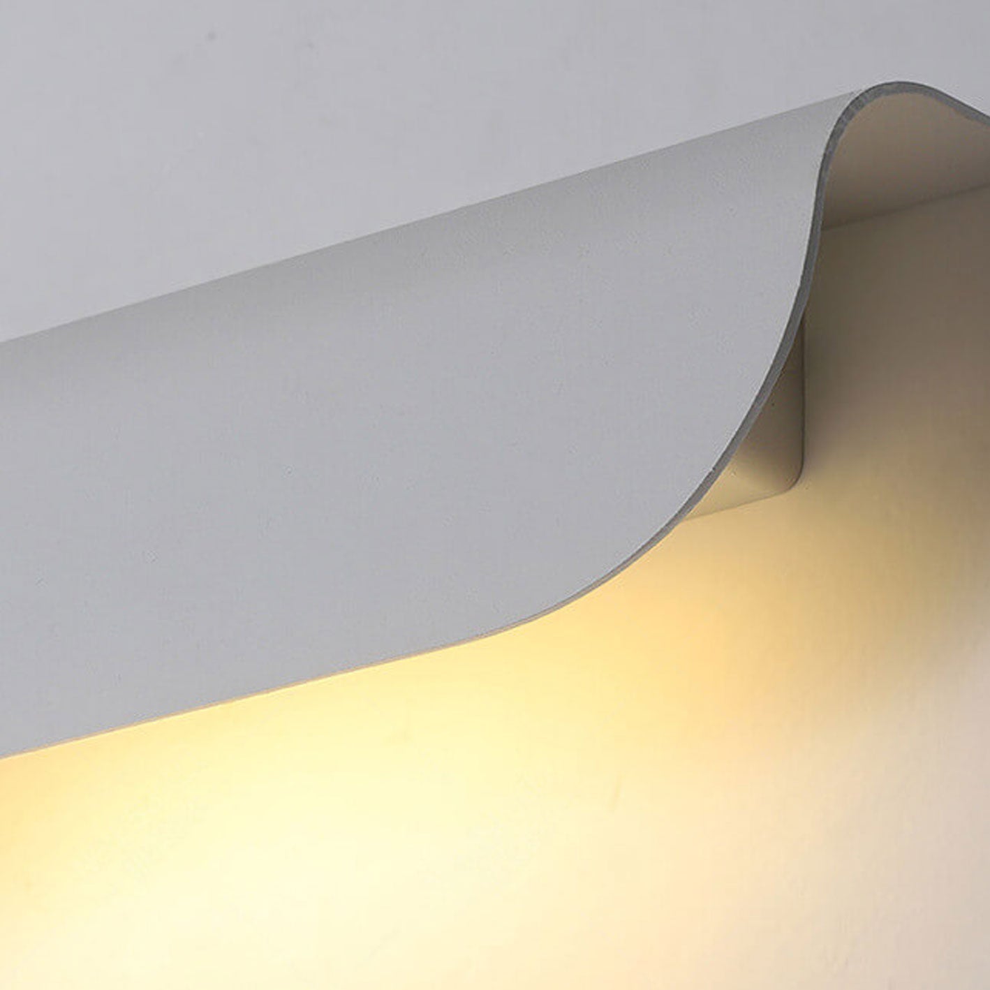 Curved Garden Outdoor Light