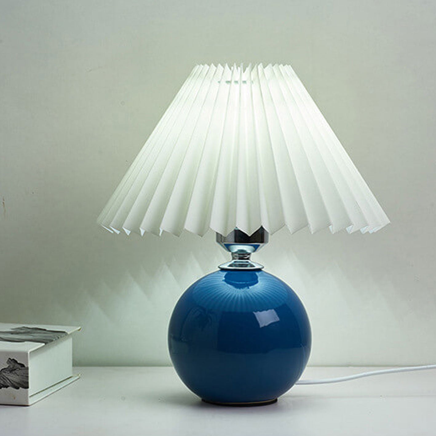 Ceramic Pleated Table Lamp