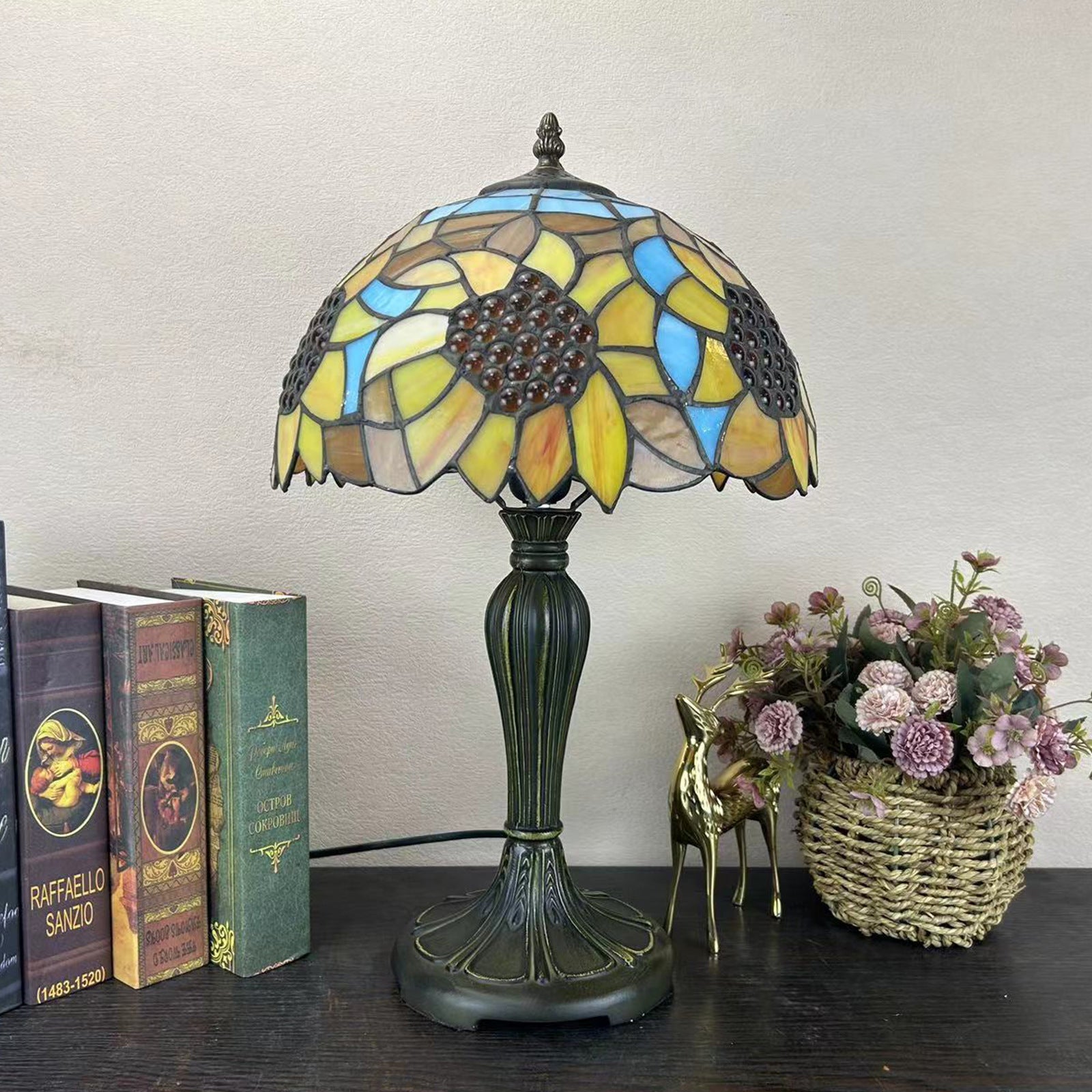Round Dome Flower Alloy Table Lamp