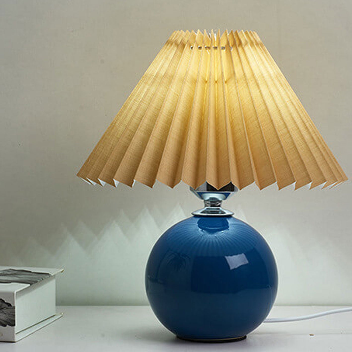 Ceramic Pleated Table Lamp