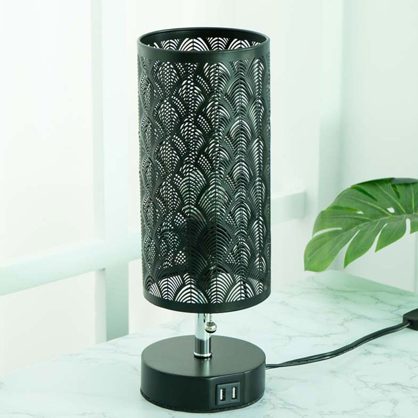 Column Hollow Iron Fabric Table Lamp