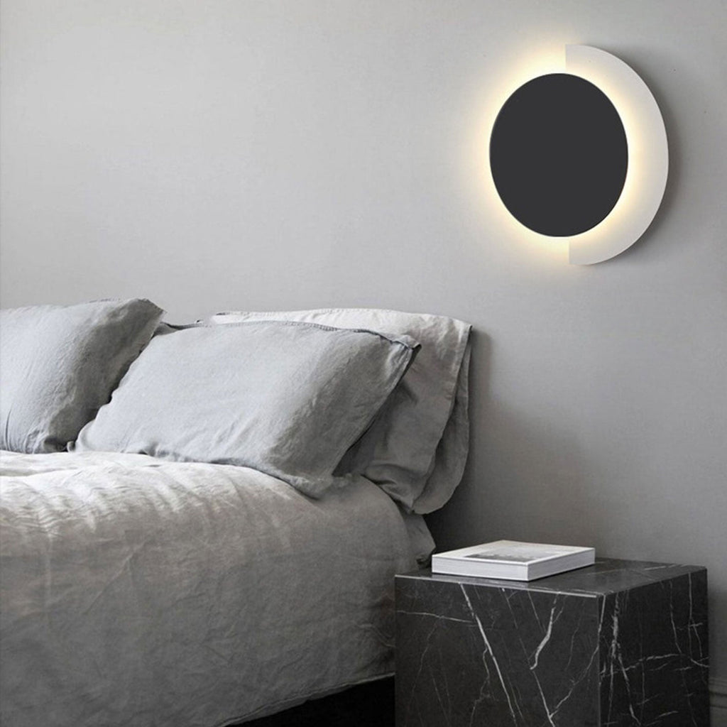 Postmodern Solid Color Wrought Wall Lamp