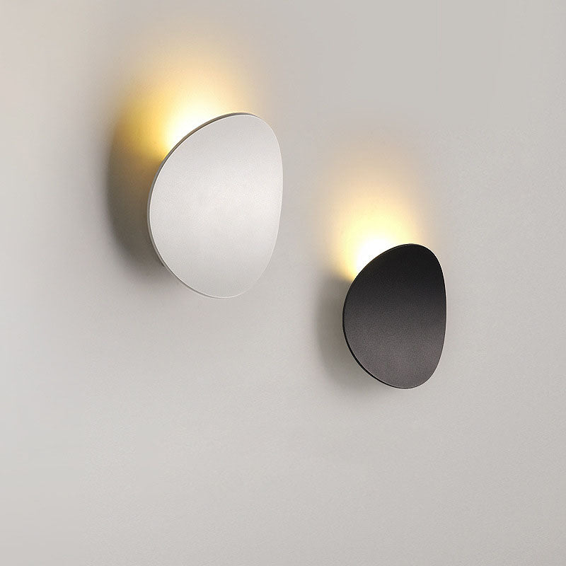 Curved Round Aluminum Wall Lamp