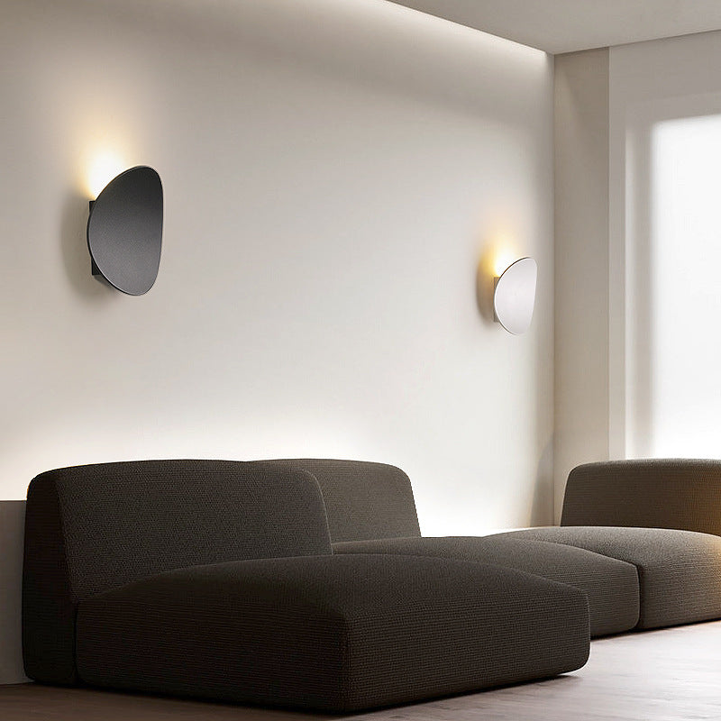 Curved Round Aluminum Wall Lamp