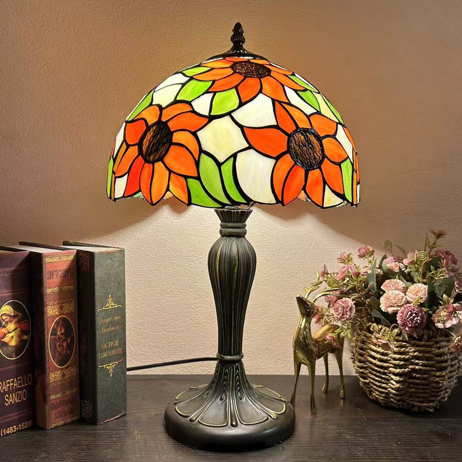 Round Dome Flower Alloy Table Lamp