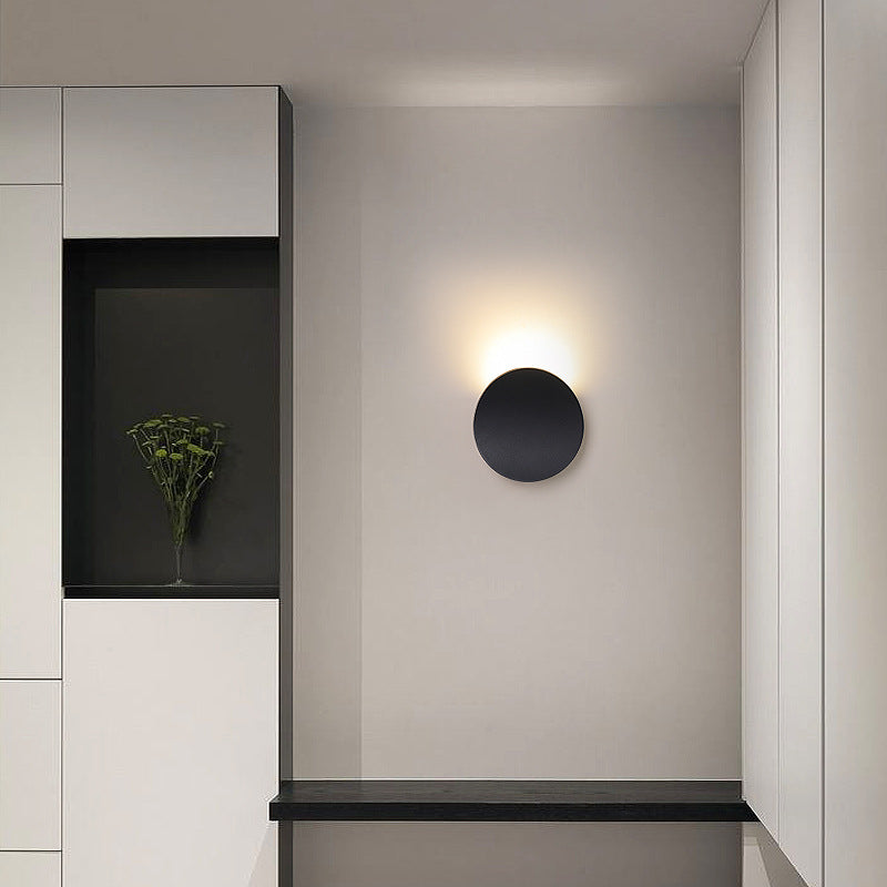 Curved Round Aluminum Wall Lamp