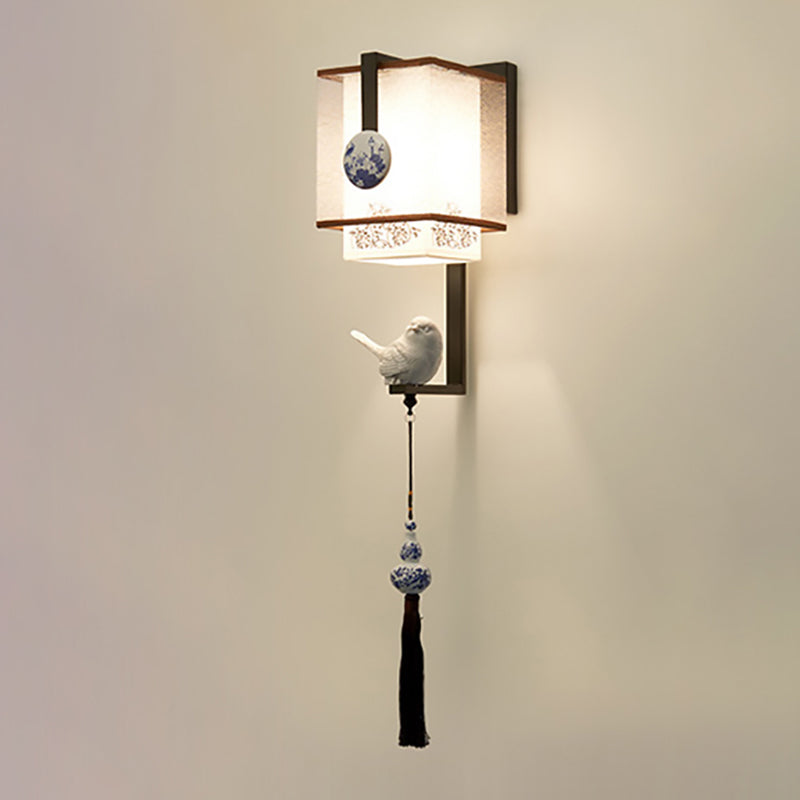 Classical Embroidered Iron Fabric Wall Lamp