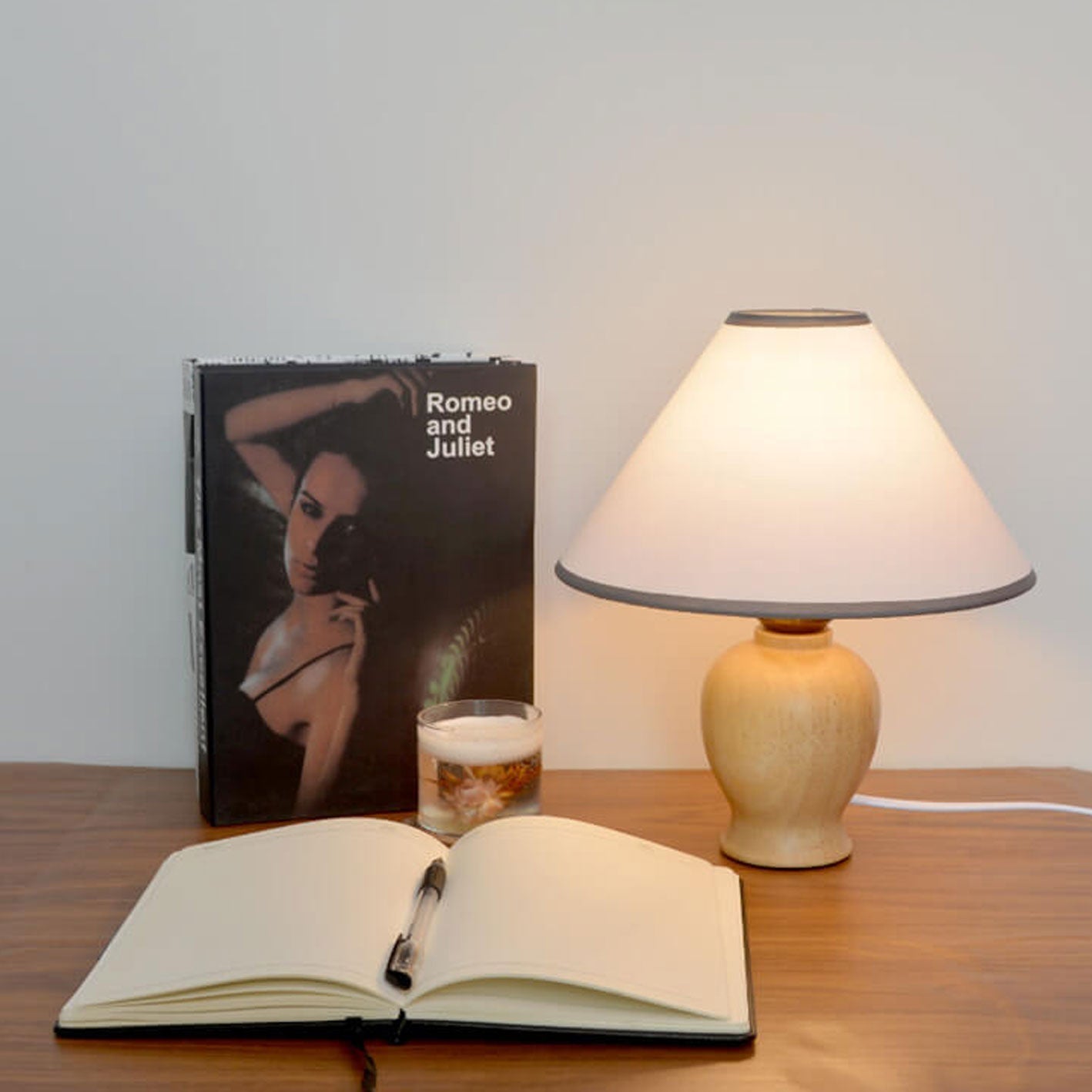 Cone Fabric Solid Wood Table Lamp