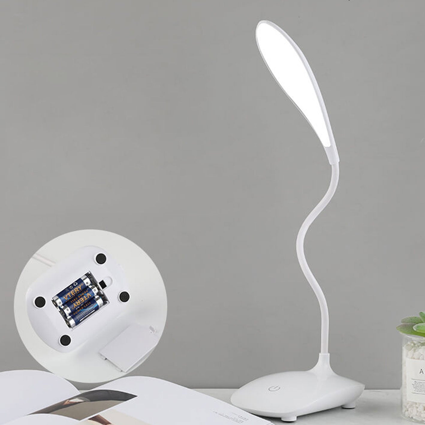Twistable Touch Folding Eye Table Lamp