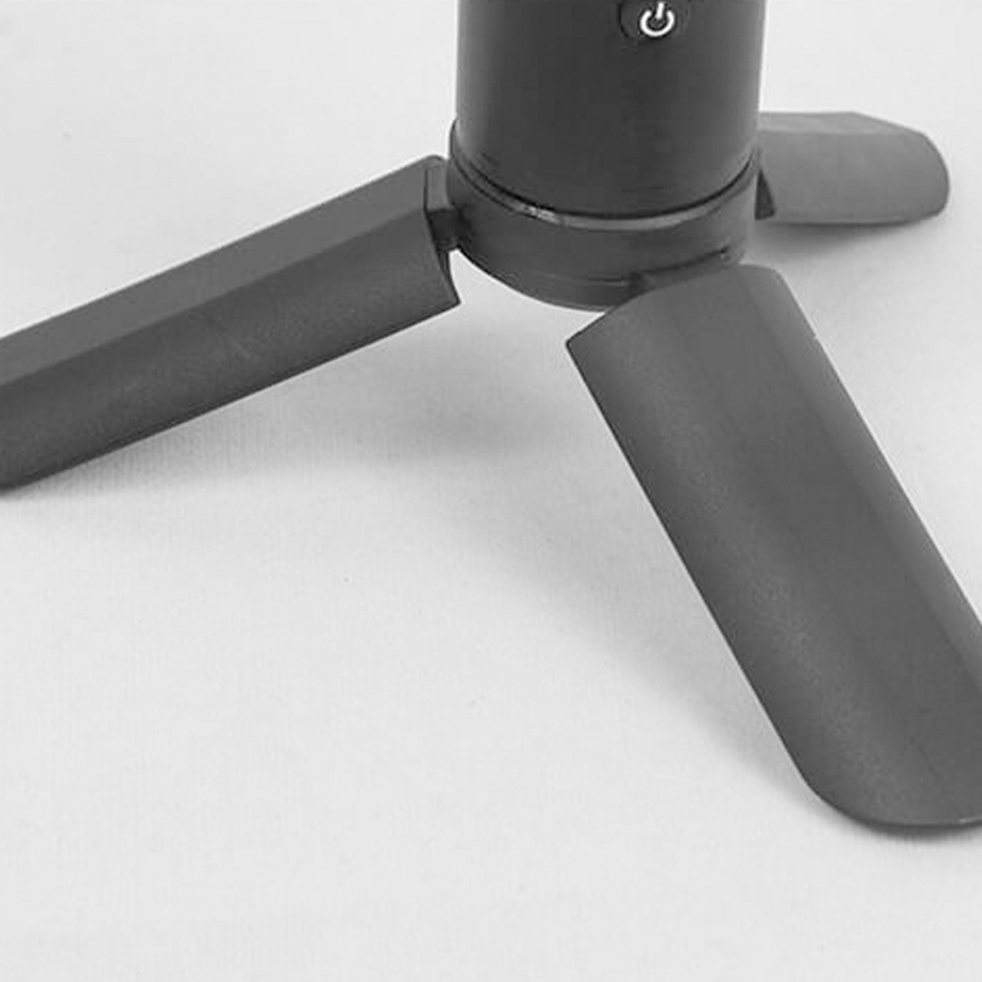 Black Metal Type-C Portable Table Lamp