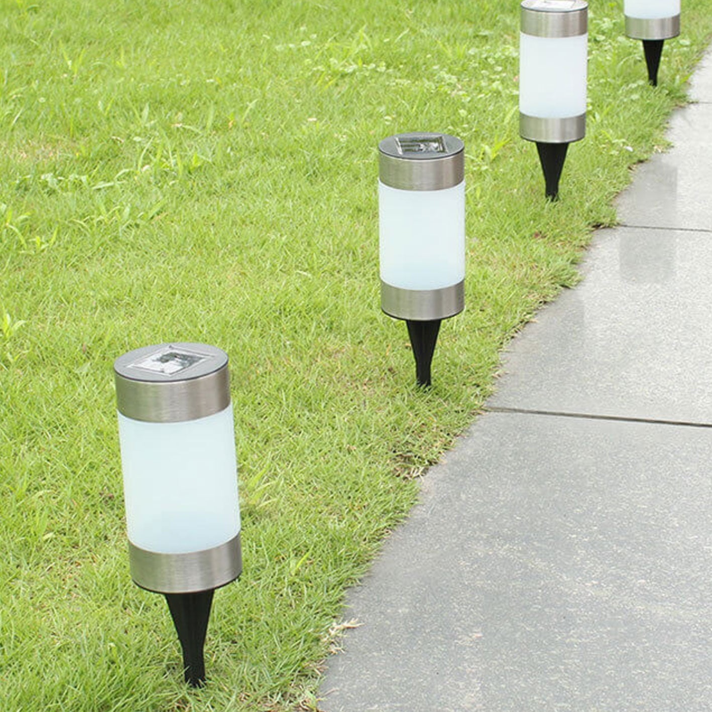 Solar Plastic Cylindrical Design Outdoor Light