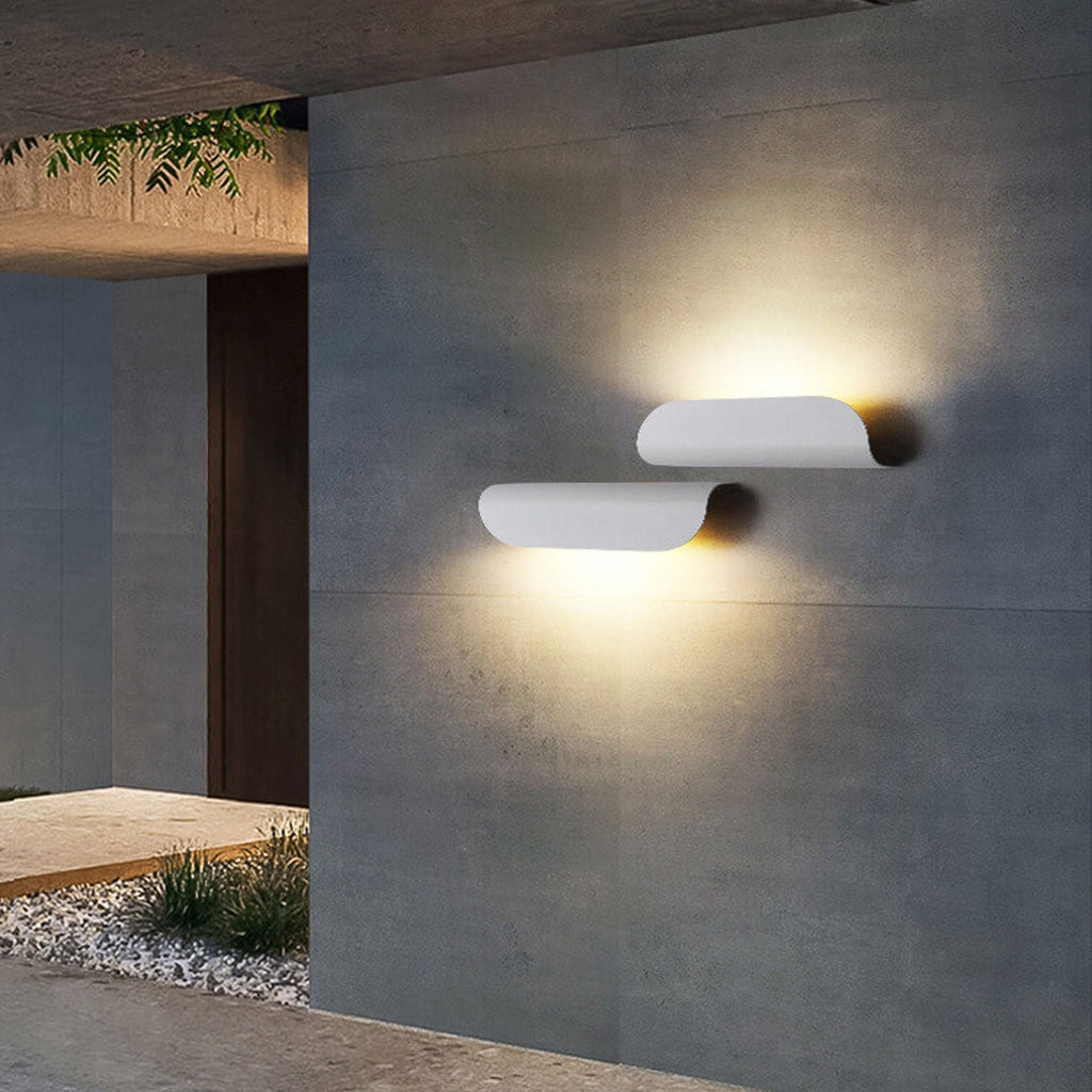 Curved Garden Outdoor Light
