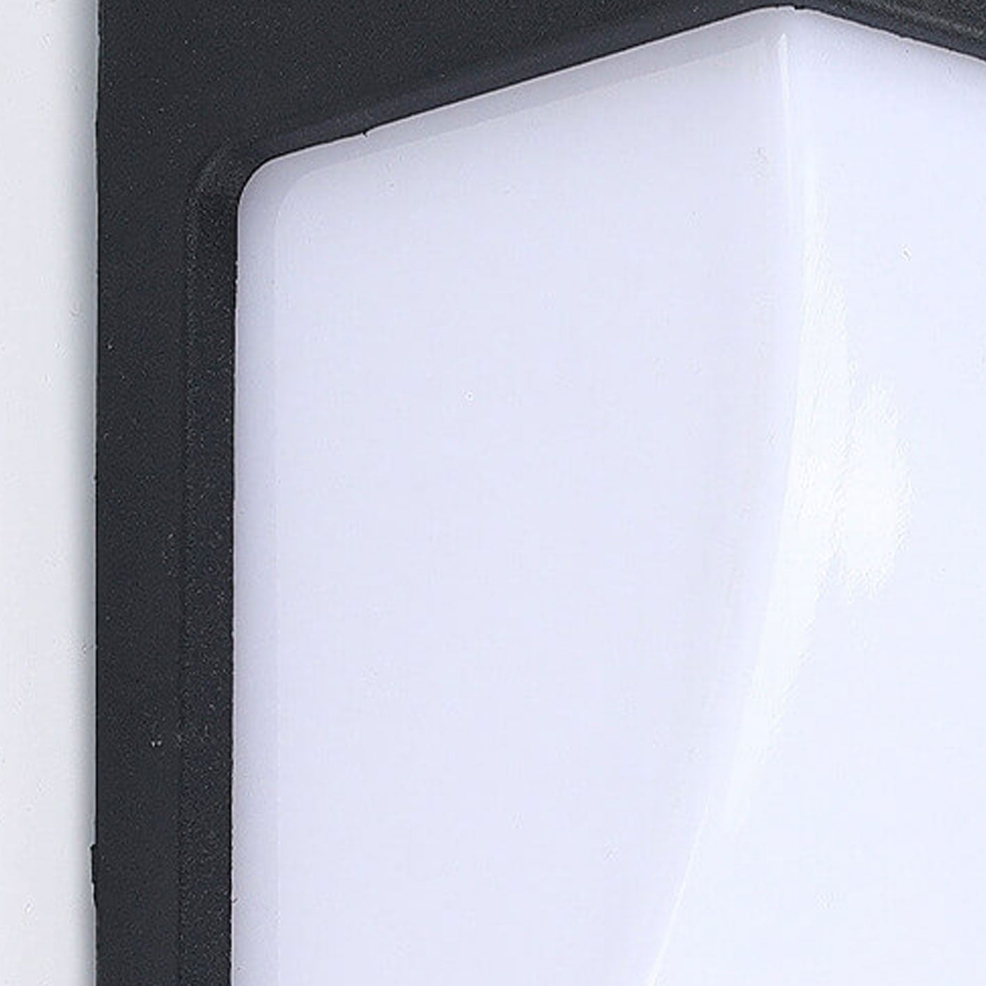 Curved Geometric Outdoor Light