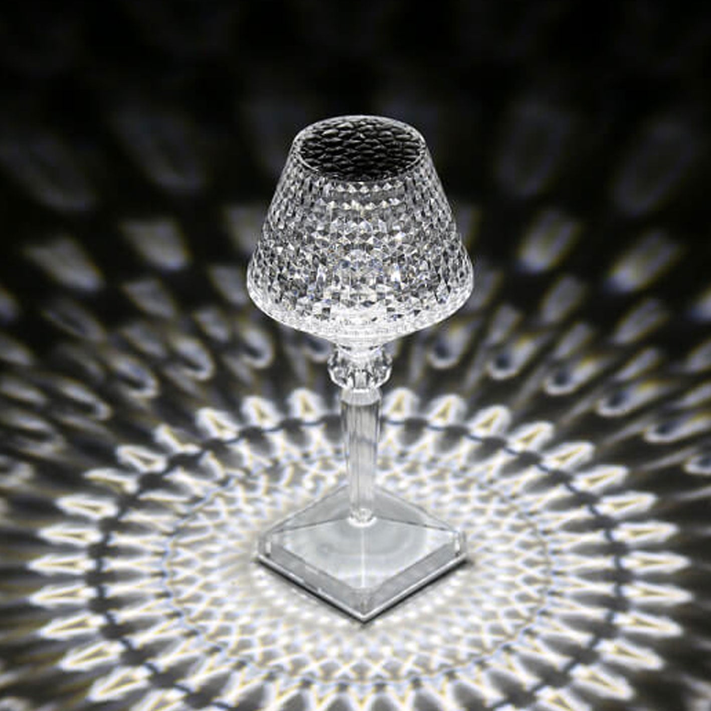 Acrylic Diamond Wine Glass Table Lamp