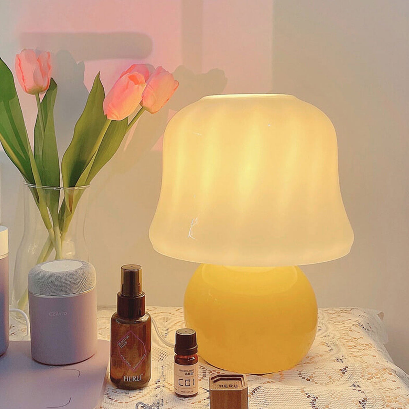 Cream Mushroom Design Table Lamp