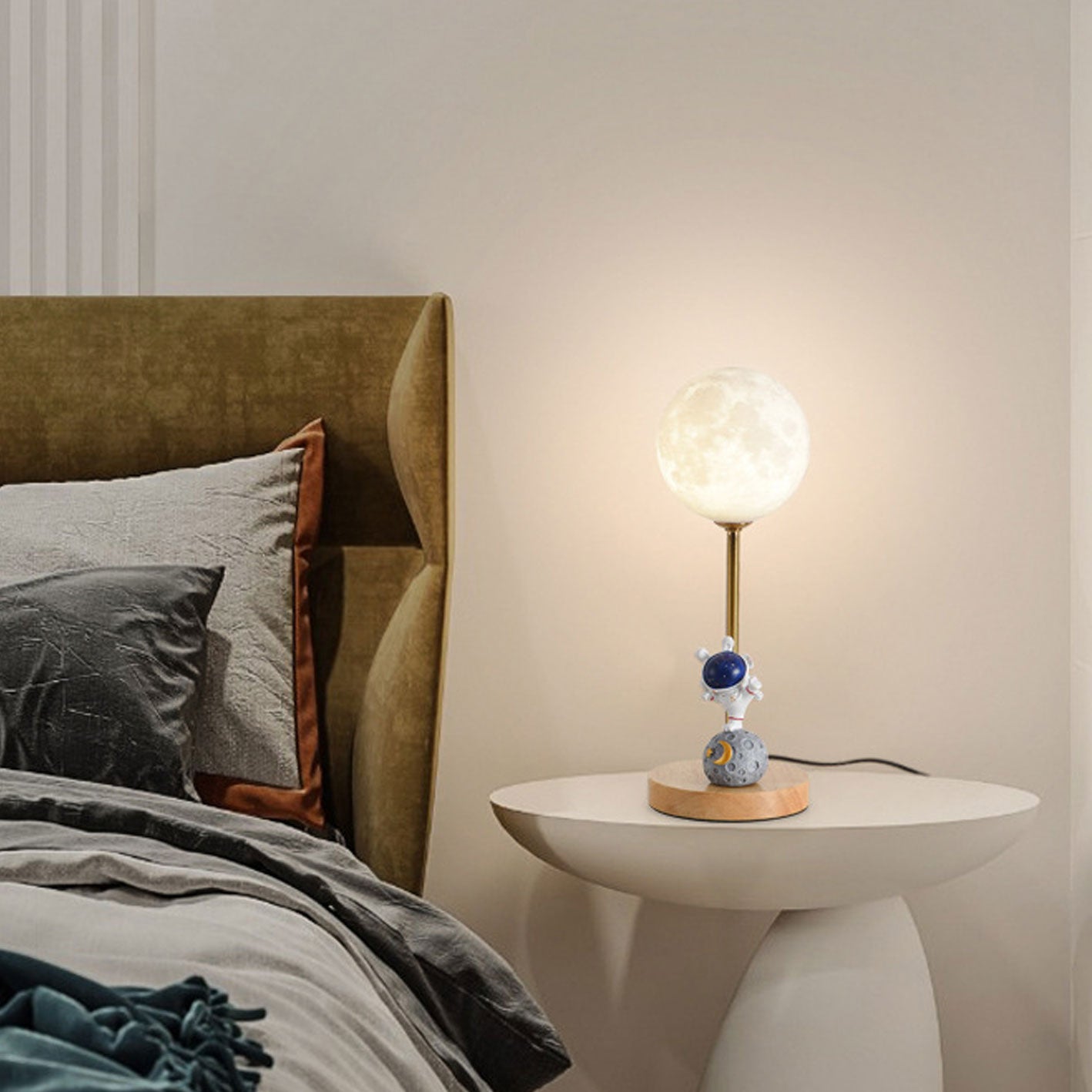 3D Printed Moon Decorative Table Lamp