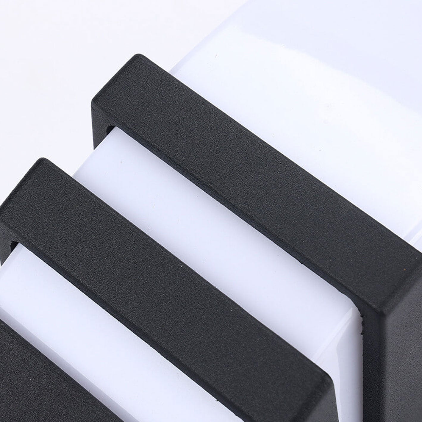 Curved Geometric Outdoor Light