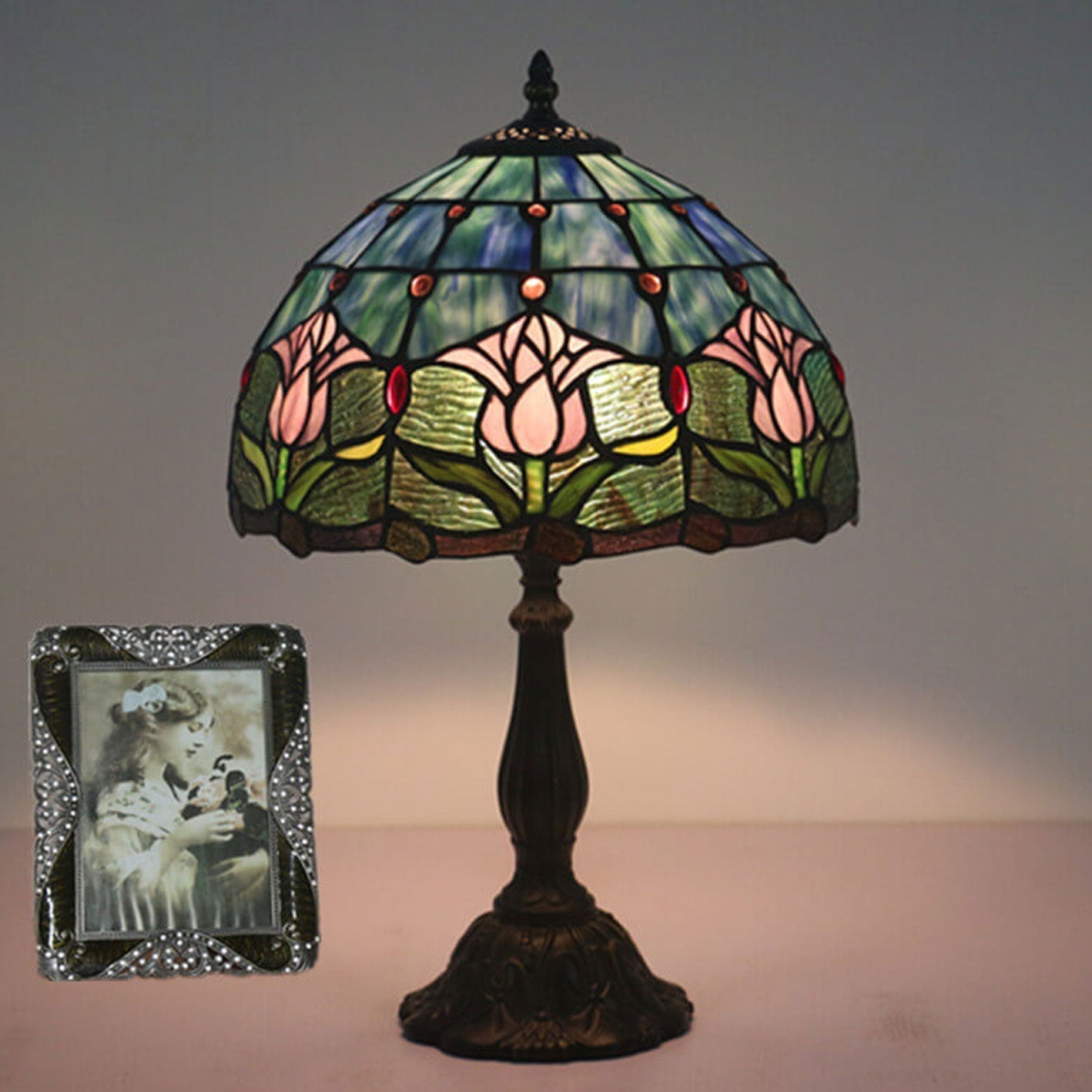 Tulip Stained Glass Dome Table Lamp