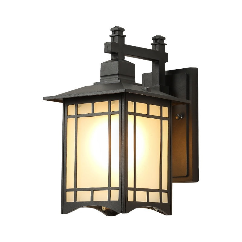 Lantern Shaped Aluminum Glass Outdoor Light