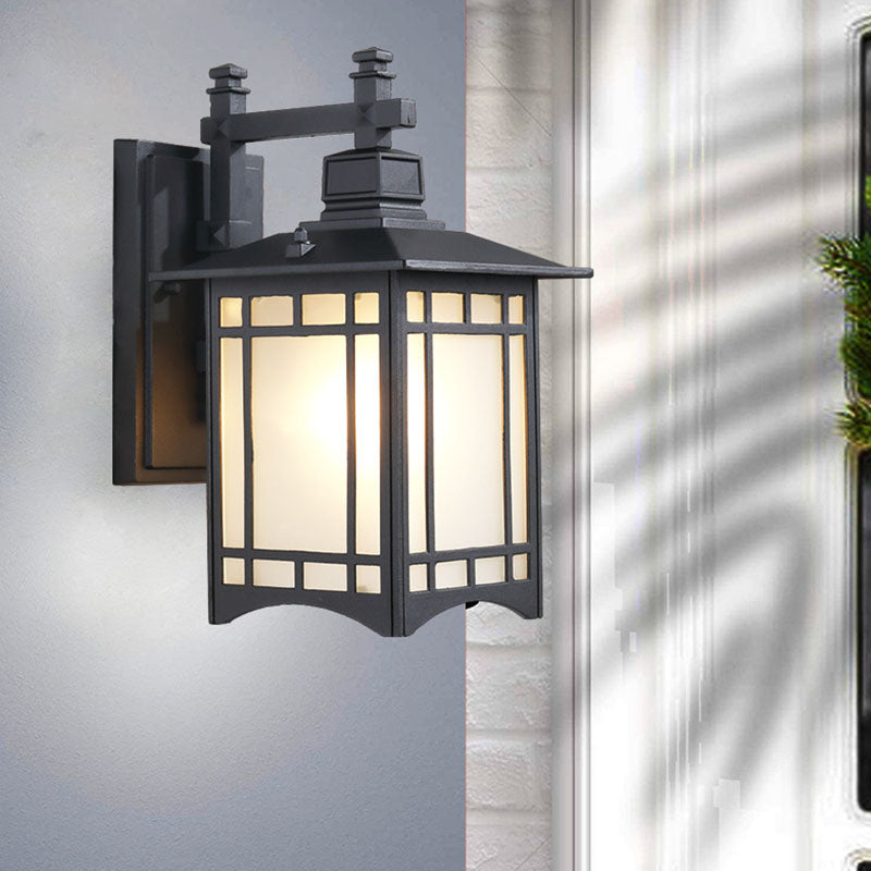 Lantern Shaped Aluminum Glass Outdoor Light